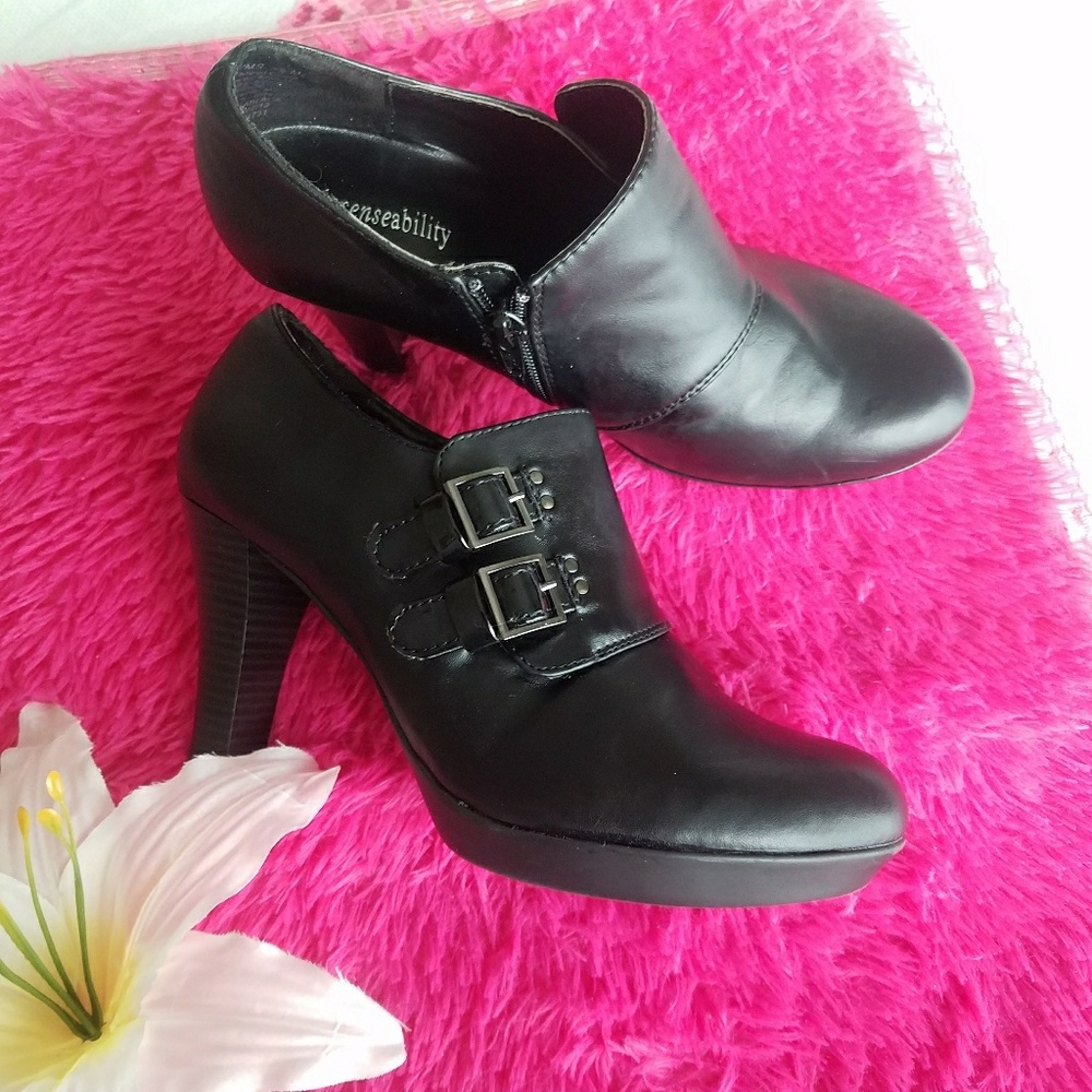 Shoes,,, - Picture 2 of 6